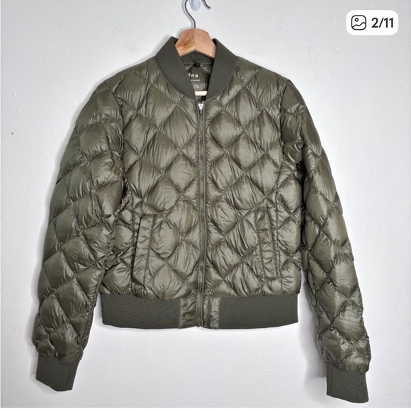 Aritzia TNA Green Quilted Down Bomber Jacket Size L EUC - Picture 2 of 3